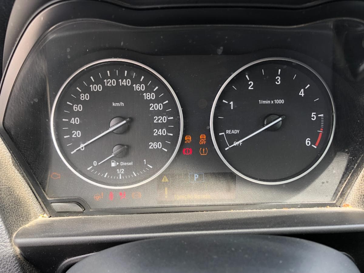 BMW 116D Coupé · Ano 2015 — imagem 31