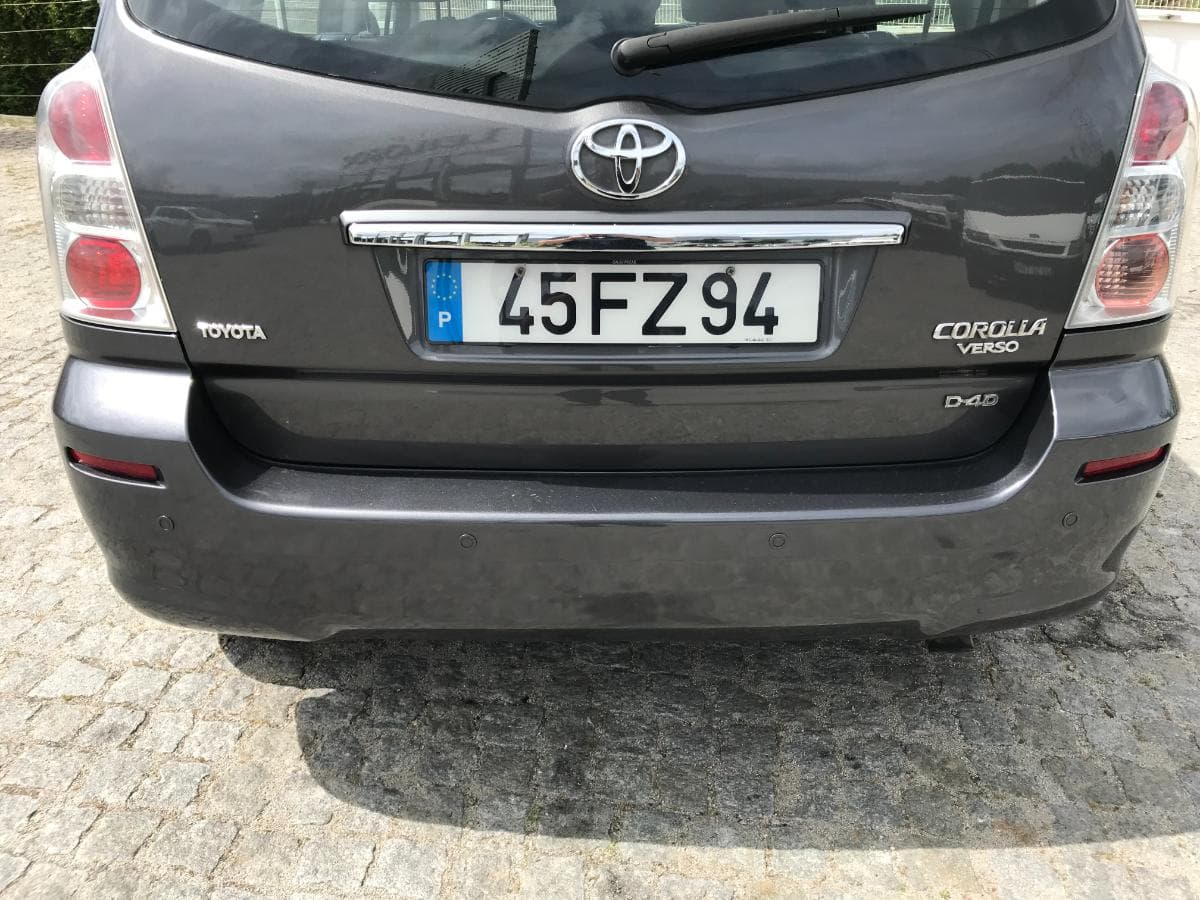 Toyota Corolla Verso 2.2 D4-D · Ano 2008 — imagen 8