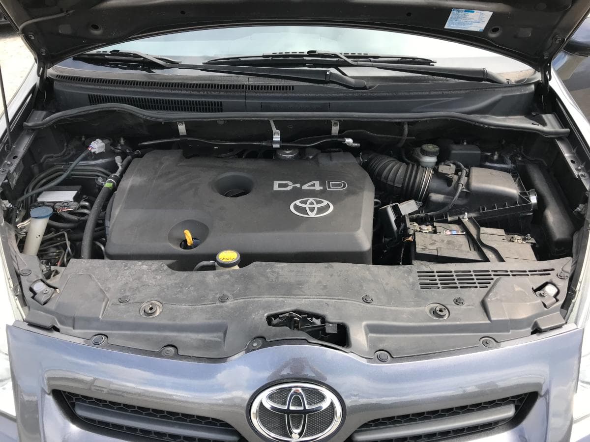 Toyota Corolla Verso 2.2 D4-D · Ano 2008 — imagen 3