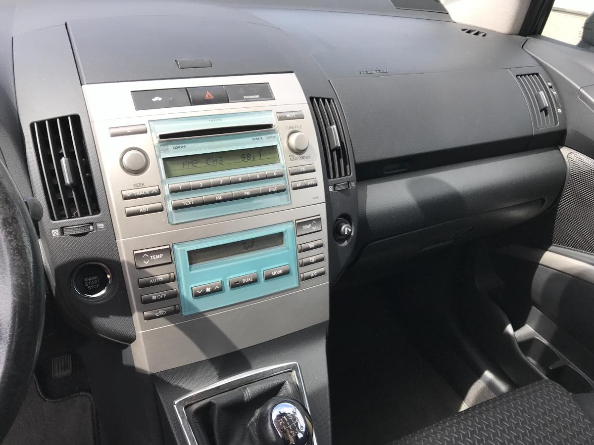 Toyota Corolla Verso 2.2 D4-D · Ano 2008 — imagen 21
