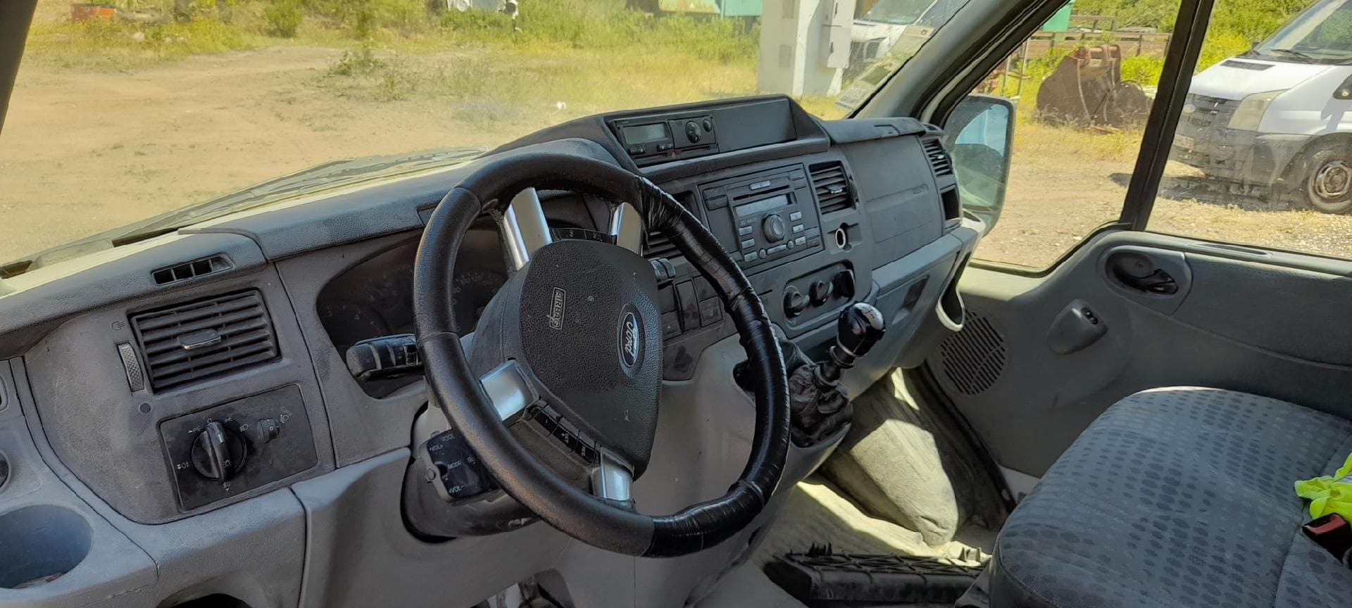 Ford Transit 115 T280 — imagem 6