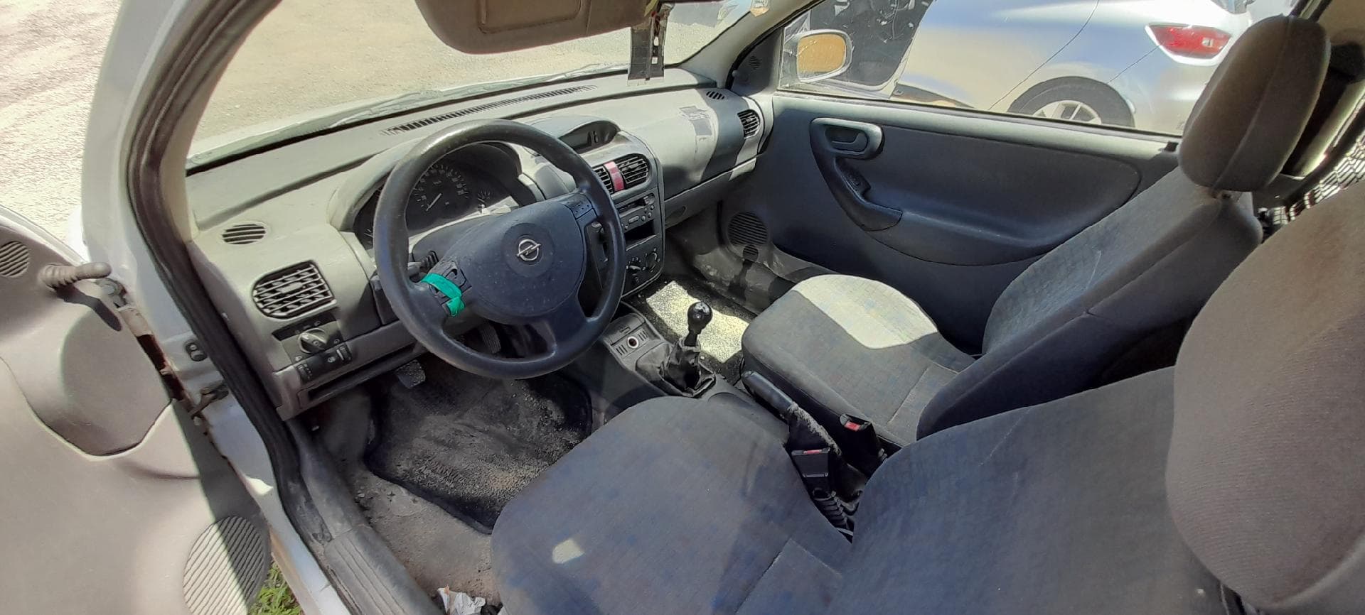 Opel Corsa C Van — imagem 10
