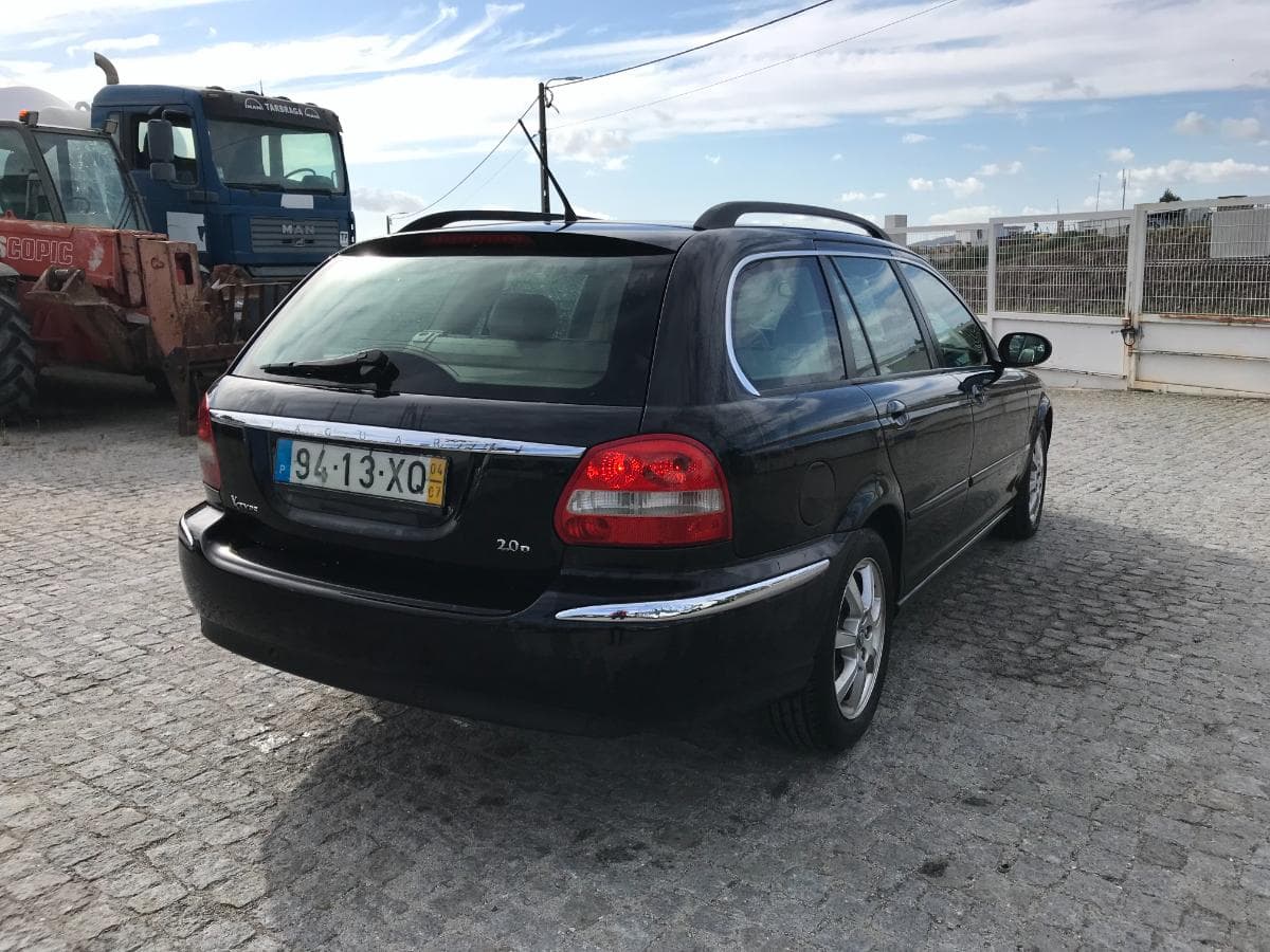 Jaguar X-Type 2.0D Estate · Ano 2004 — imagem 8