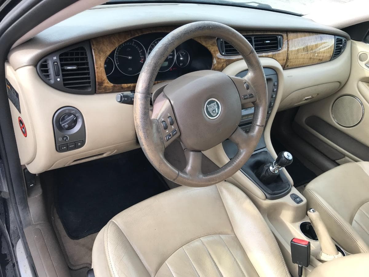 Jaguar X-Type 2.0D Estate · Ano 2004 — imagem 21