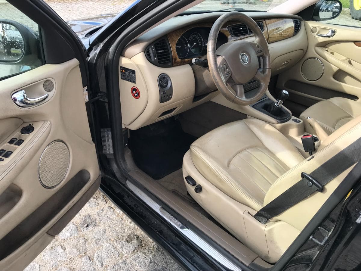 Jaguar X-Type 2.0D Estate · Ano 2004 — imagem 20