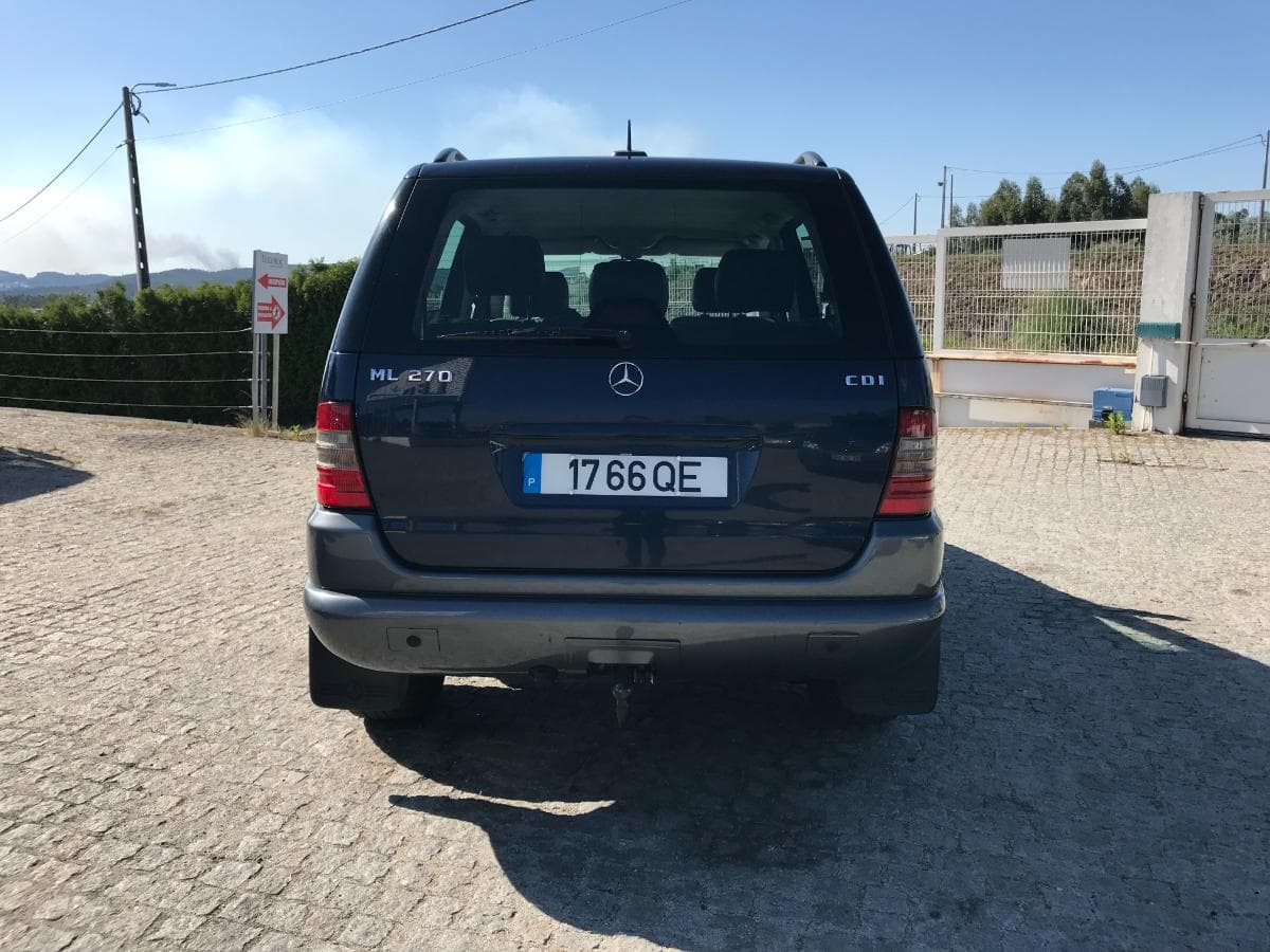 Mercedes-Benz ML 270CDI · Ano 2000 — imagem 6