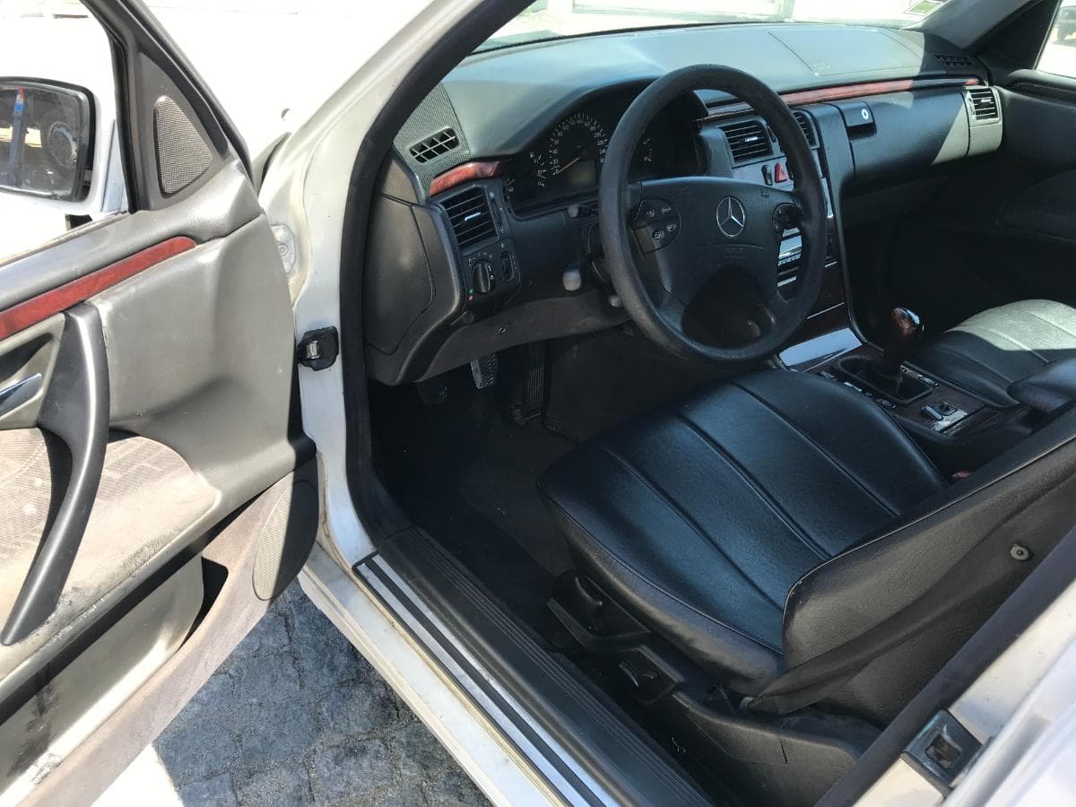 Mercedes-Benz E220 CDI · Ano 2001 — imagem 16