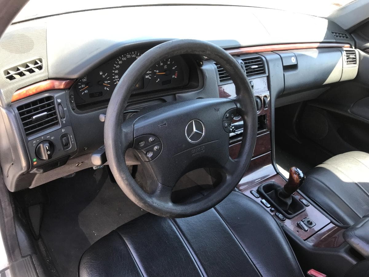 Mercedes-Benz E220 CDI · Ano 2001 — imagem 21
