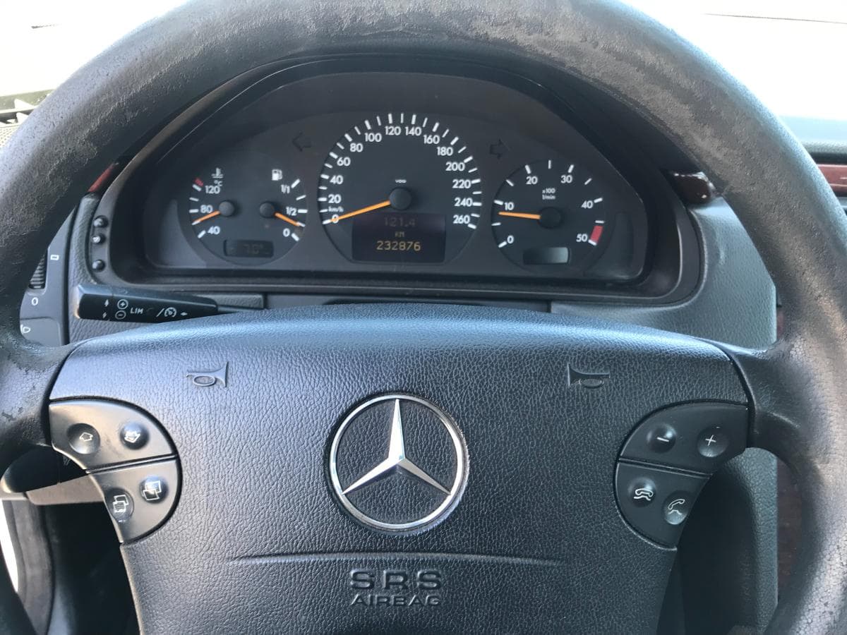 Mercedes-Benz E220 CDI · Ano 2001 — imagem 27