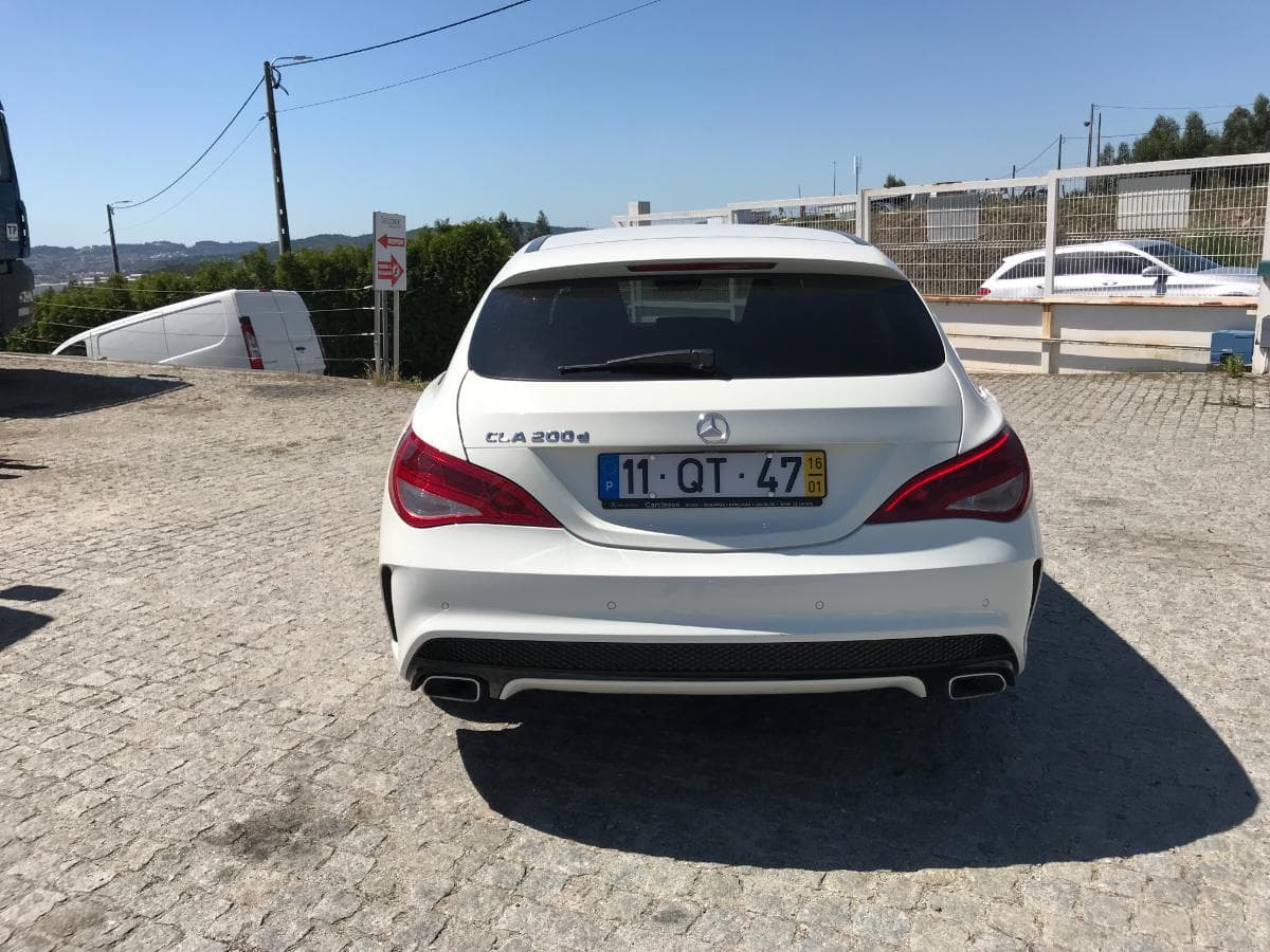 Mercedes-Benz CLA 200D Bluetec AMG · Ano 2016 — imagen 5