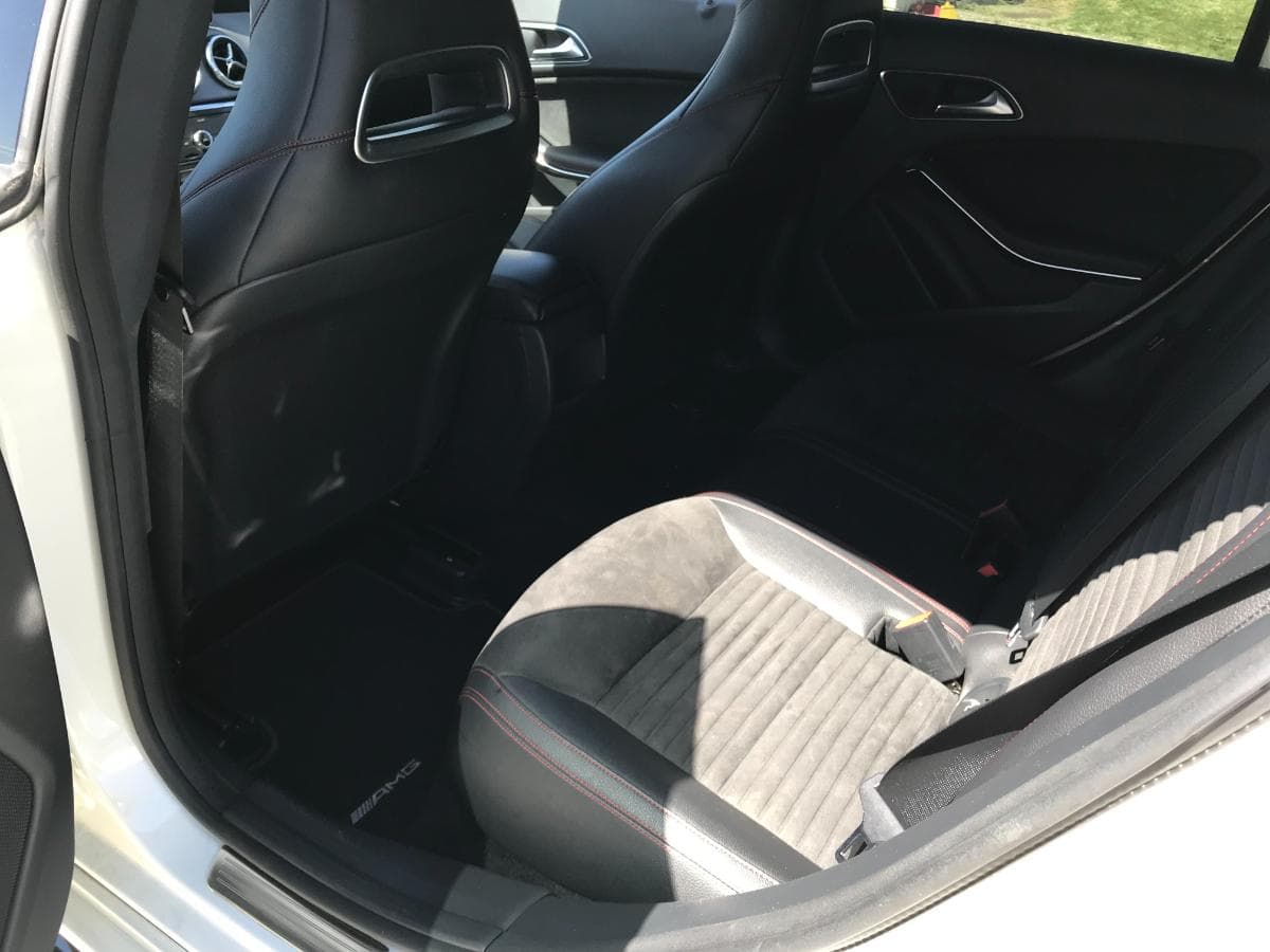 Mercedes-Benz CLA 200D Bluetec AMG · Ano 2016 — imagen 18