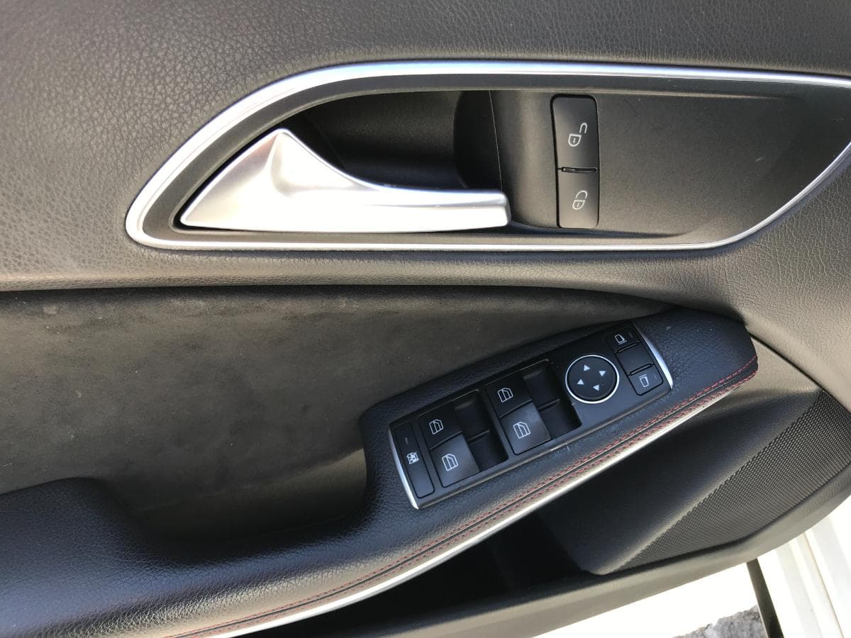 Mercedes-Benz CLA 200D Bluetec AMG · Ano 2016 — imagen 22