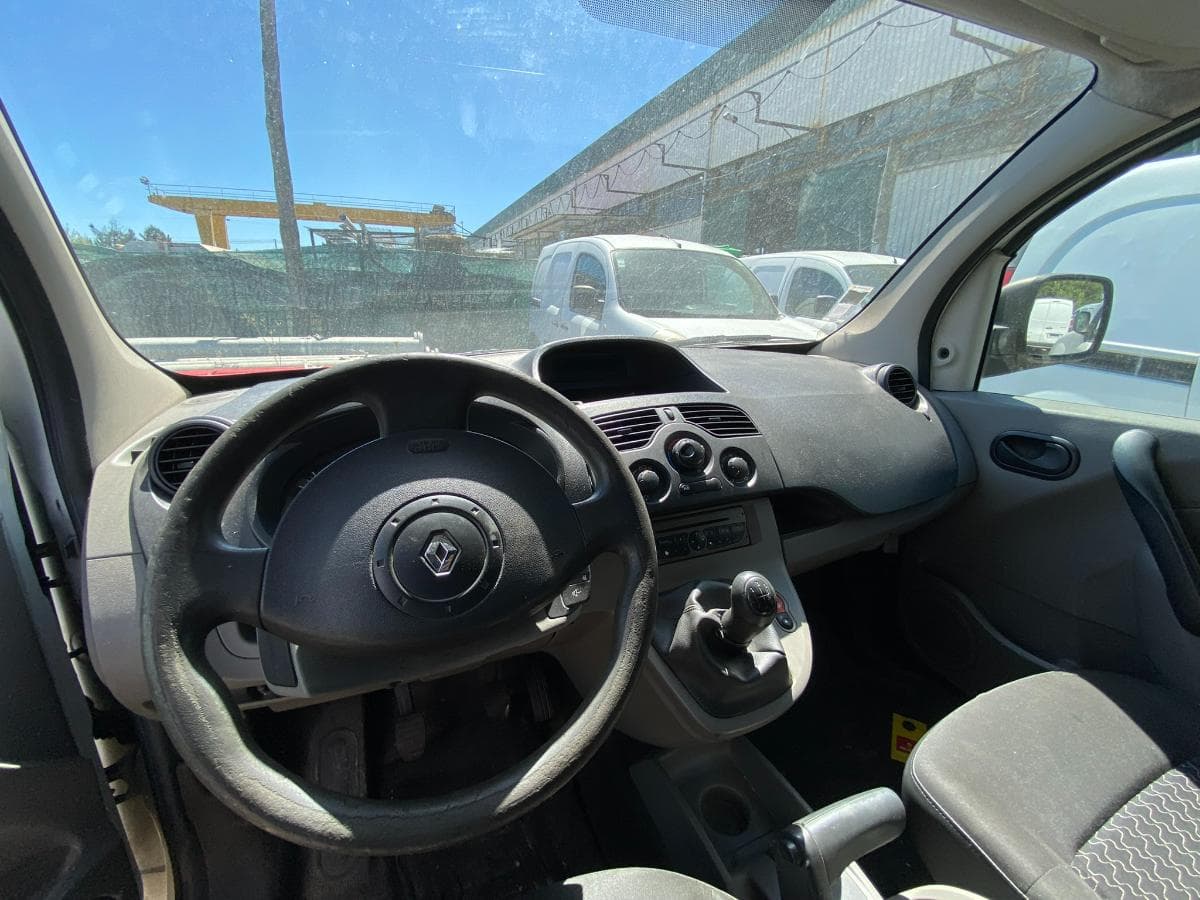 RENAULT KANGOO CONFORT — imagem 6