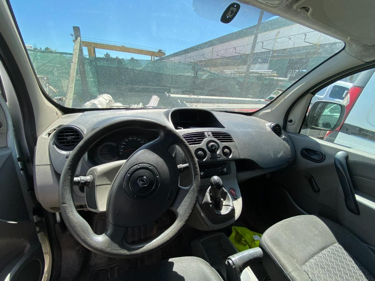 RENAULT KANGOO CONFORT — imagem 9