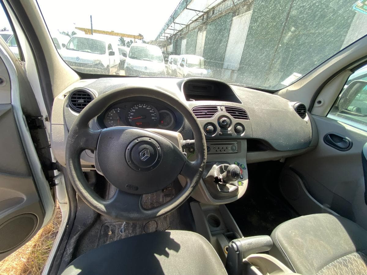 RENAULT KANGOO CONFORT — image 9