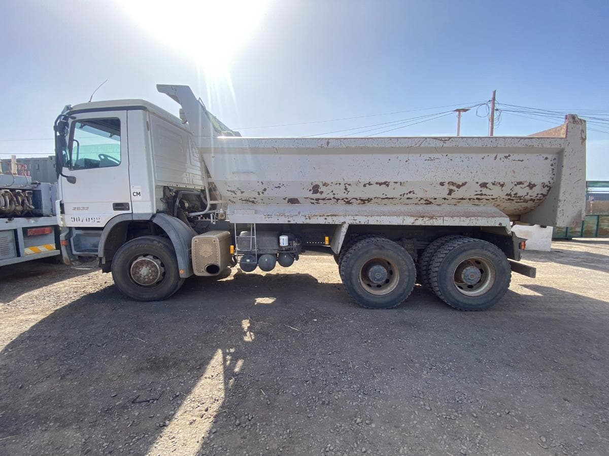 Camião Basculante 26 T (4X2) — image 8
