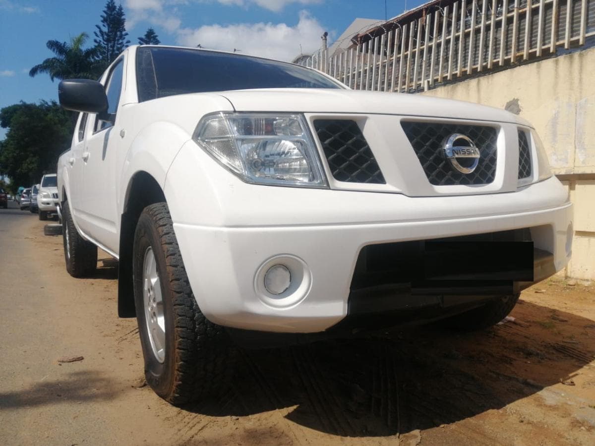 Nissan Navara ·