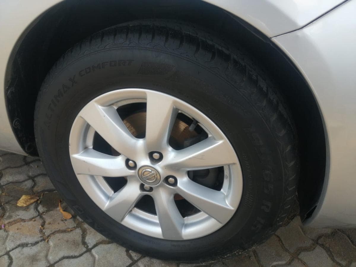 Nissan Almera · — image 7