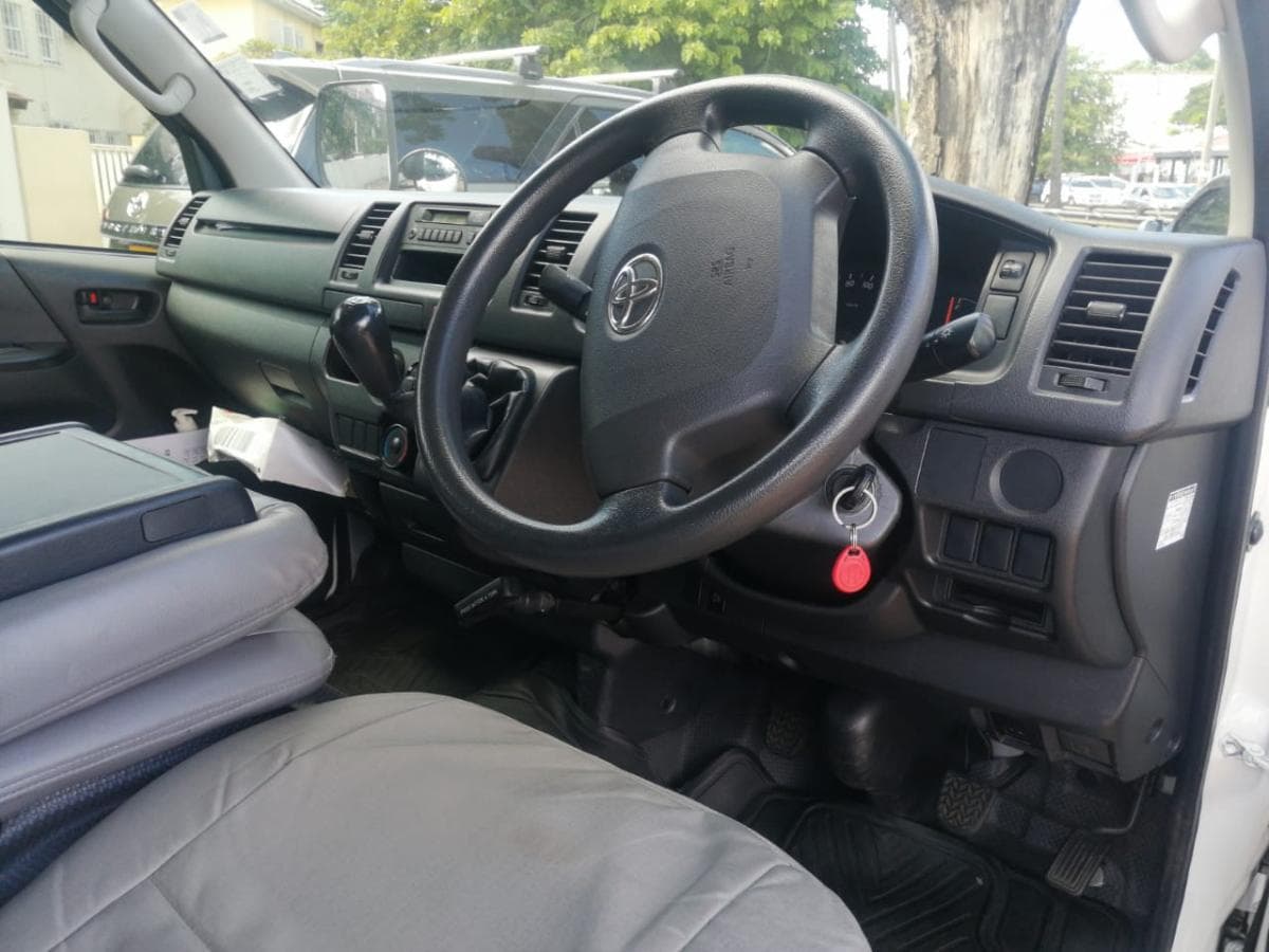 Toyota Hiace · — imagem 3