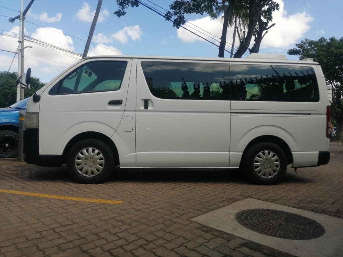 Toyota Hiace · — imagem 7