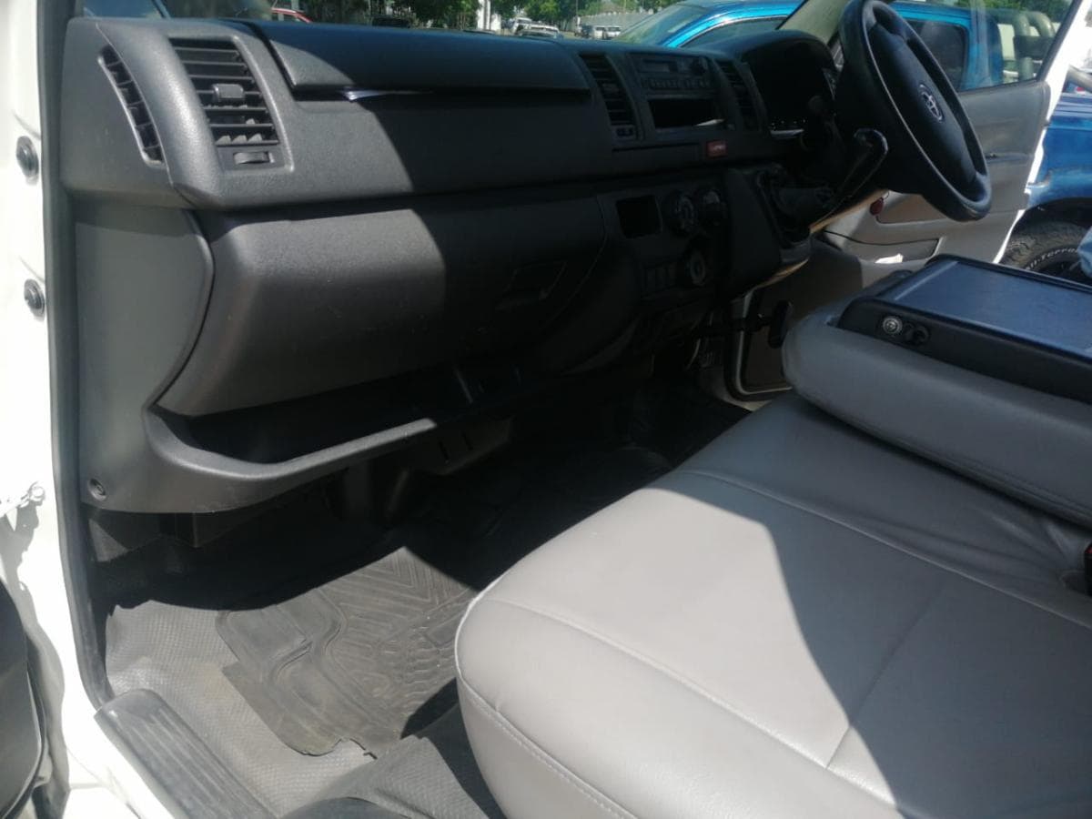 Toyota Hiace · — imagem 9