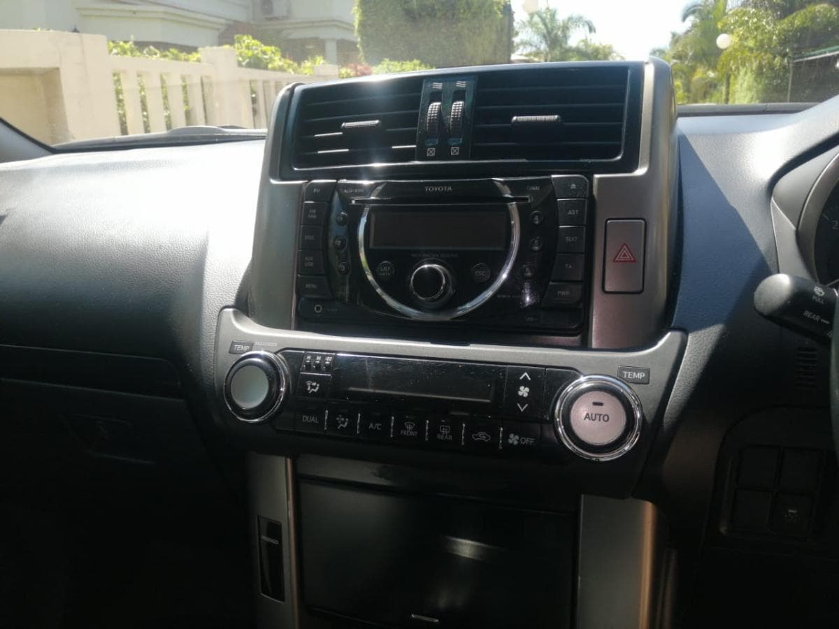 Toyota LandCruiser Prado · — imagen 4