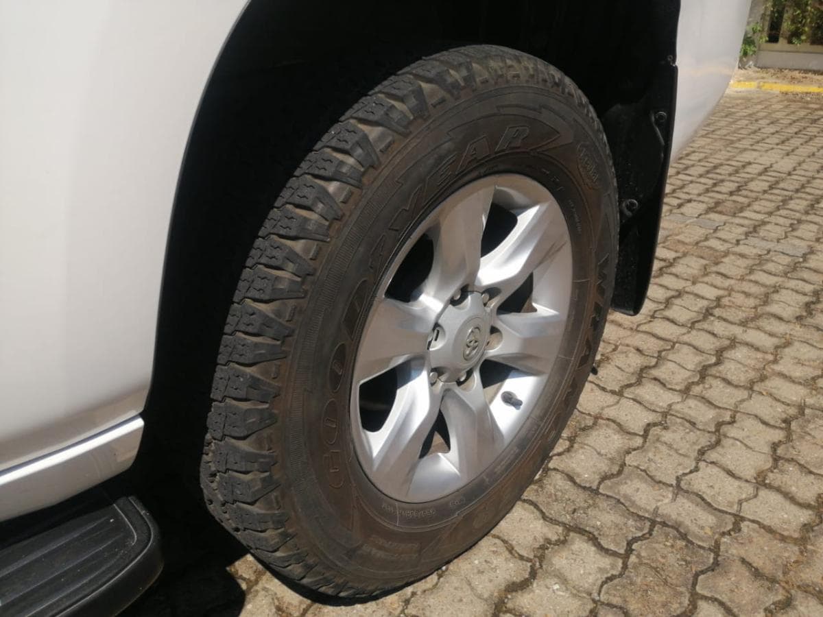 Toyota LandCruiser Prado · — imagen 13