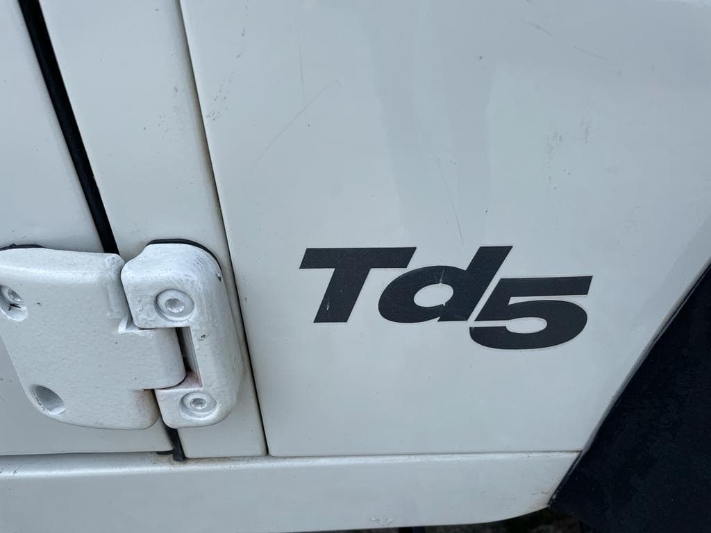 Land Rover Defender TD5 90HT · Ano 2001 — imagem 27