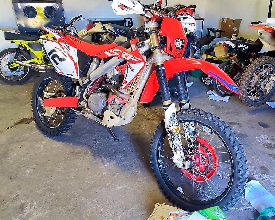 LEILÃO SUSPENSO · Honda CRF 450 R enduro — imagem 1