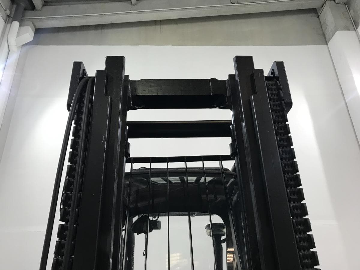 Empilhador Linde H45 4500KG · Ano 2015 · Pinça Giratória — imagem 6