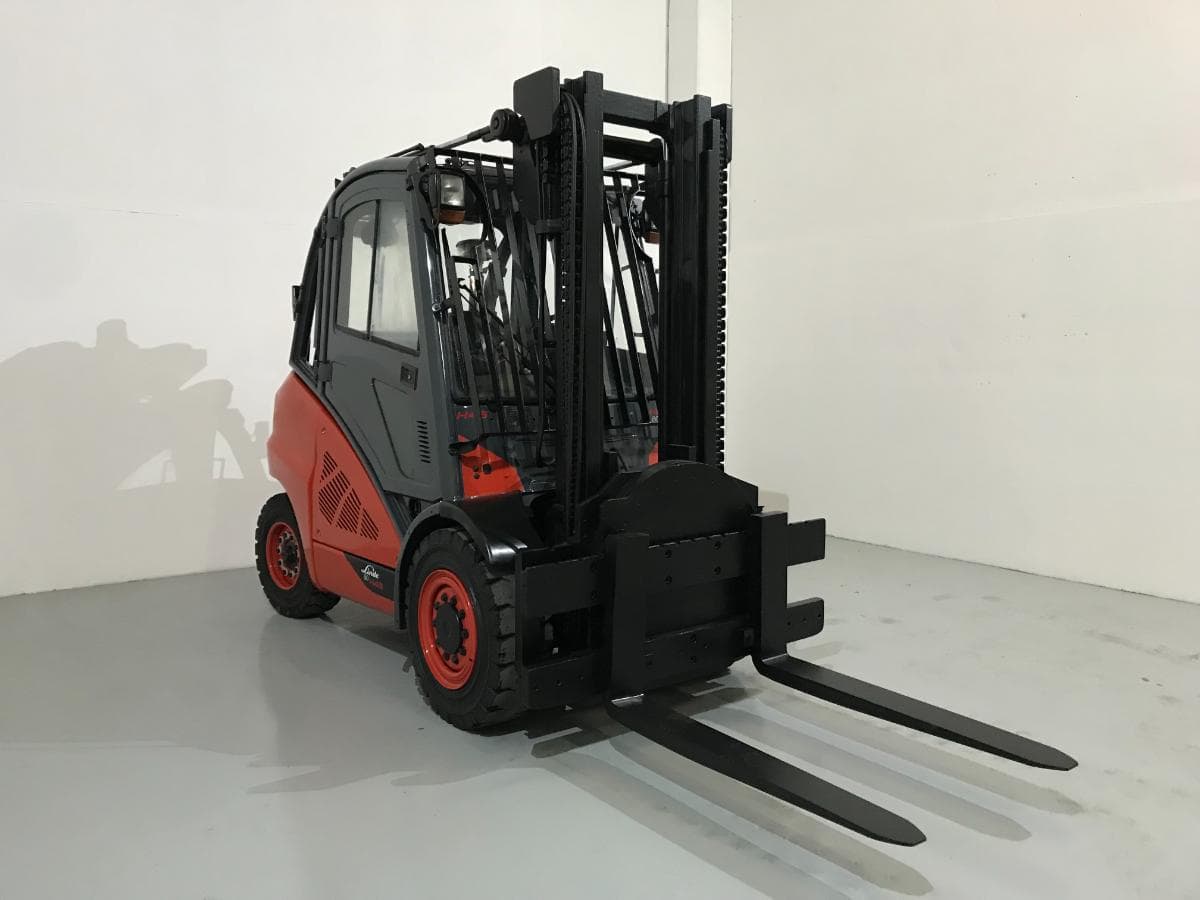 Empilhador Linde H45 4500KG · Ano 2015 · Pinça Giratória — imagem 2