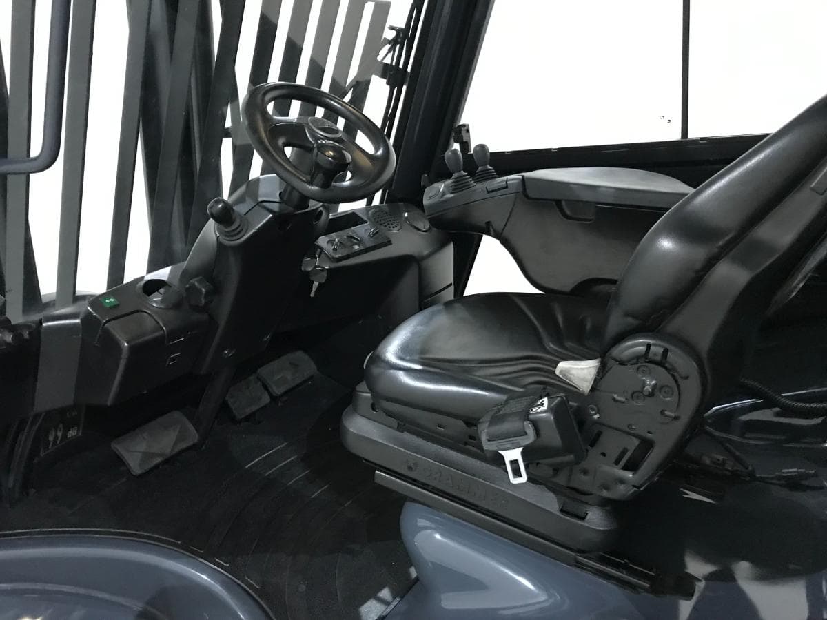 Empilhador Linde H45 4500KG · Ano 2015 · Pinça Giratória — imagem 9
