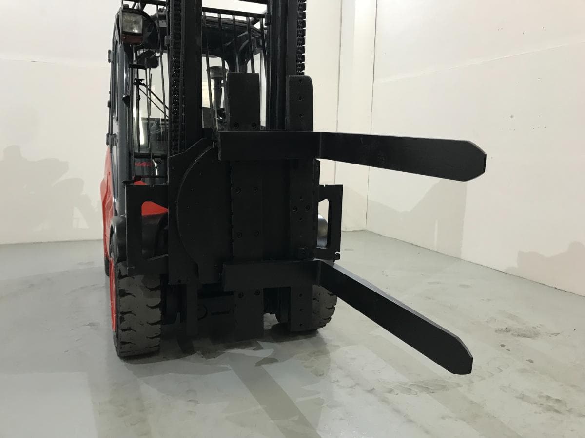 Empilhador Linde H45 4500KG · Ano 2015 · Pinça Giratória — imagem 8