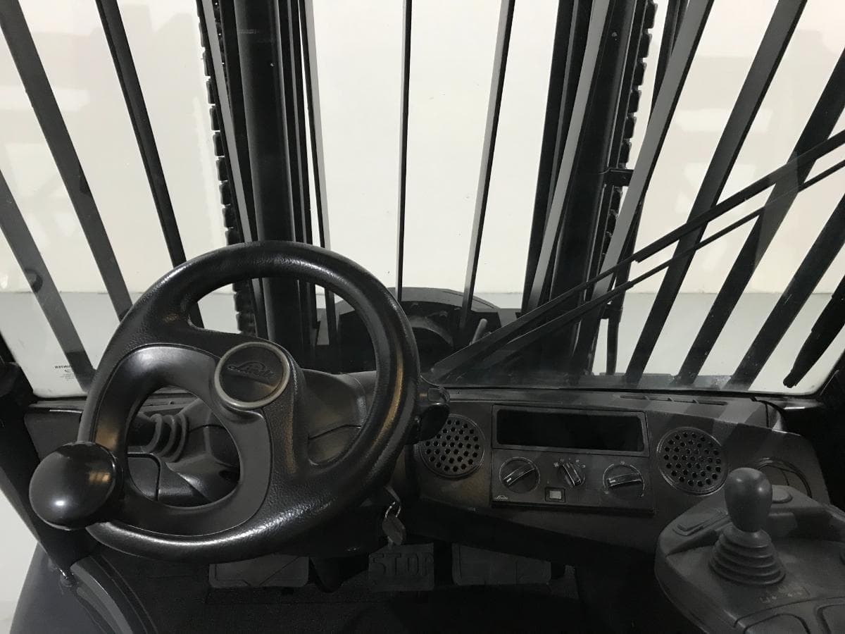 Empilhador Linde H45 4500KG · Ano 2015 · Pinça Giratória — imagem 11