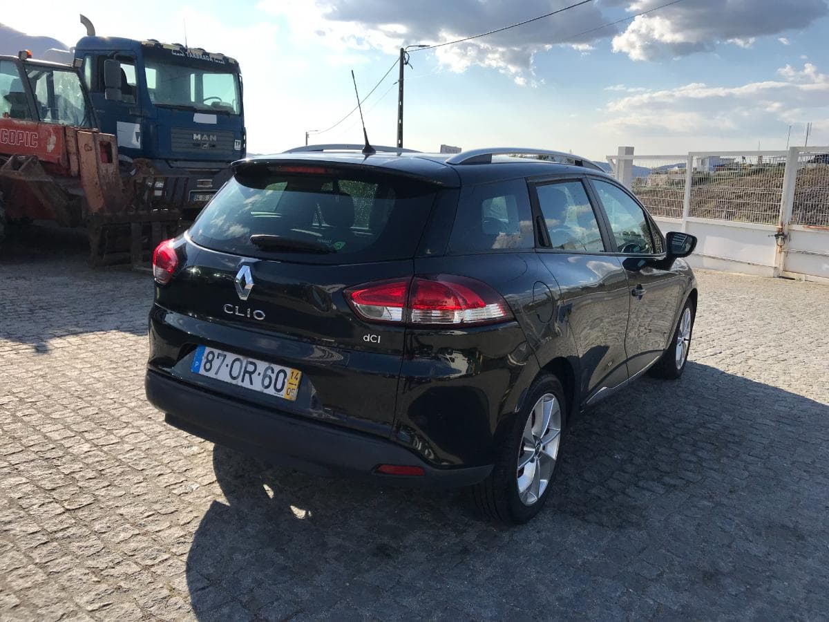 Renault Clio 1.5 DCI · Ano 2014   87-OR-60 · Paredes — imagen 6