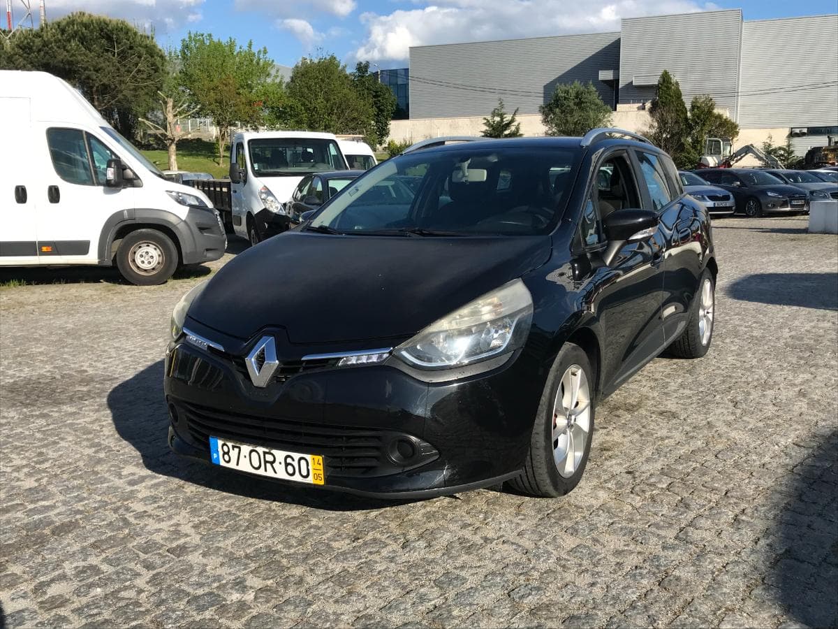 Renault Clio 1.5 DCI · Ano 2014   87-OR-60 · Paredes — imagen 5