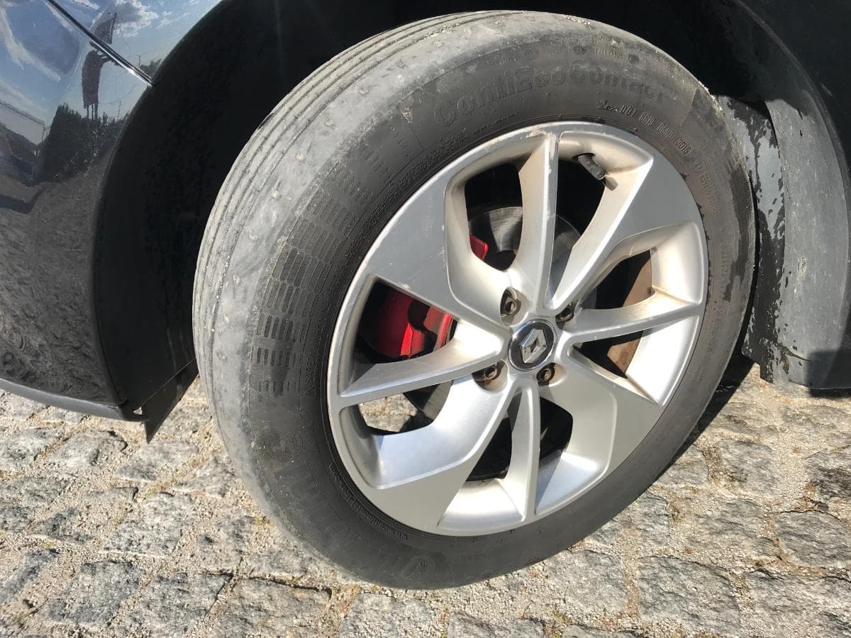 Renault Clio 1.5 DCI · Ano 2014   87-OR-60 · Paredes — imagen 17
