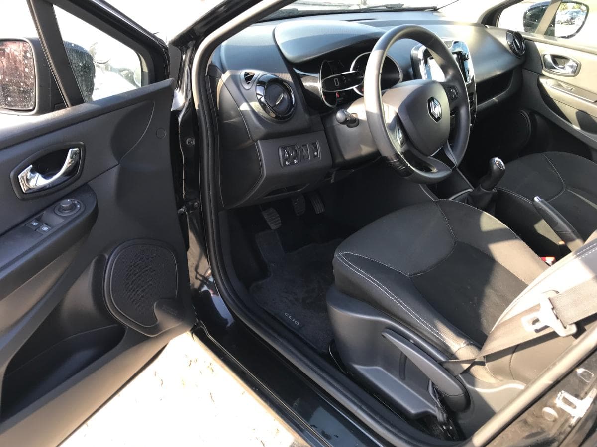 Renault Clio 1.5 DCI · Ano 2014   87-OR-60 · Paredes — imagen 18