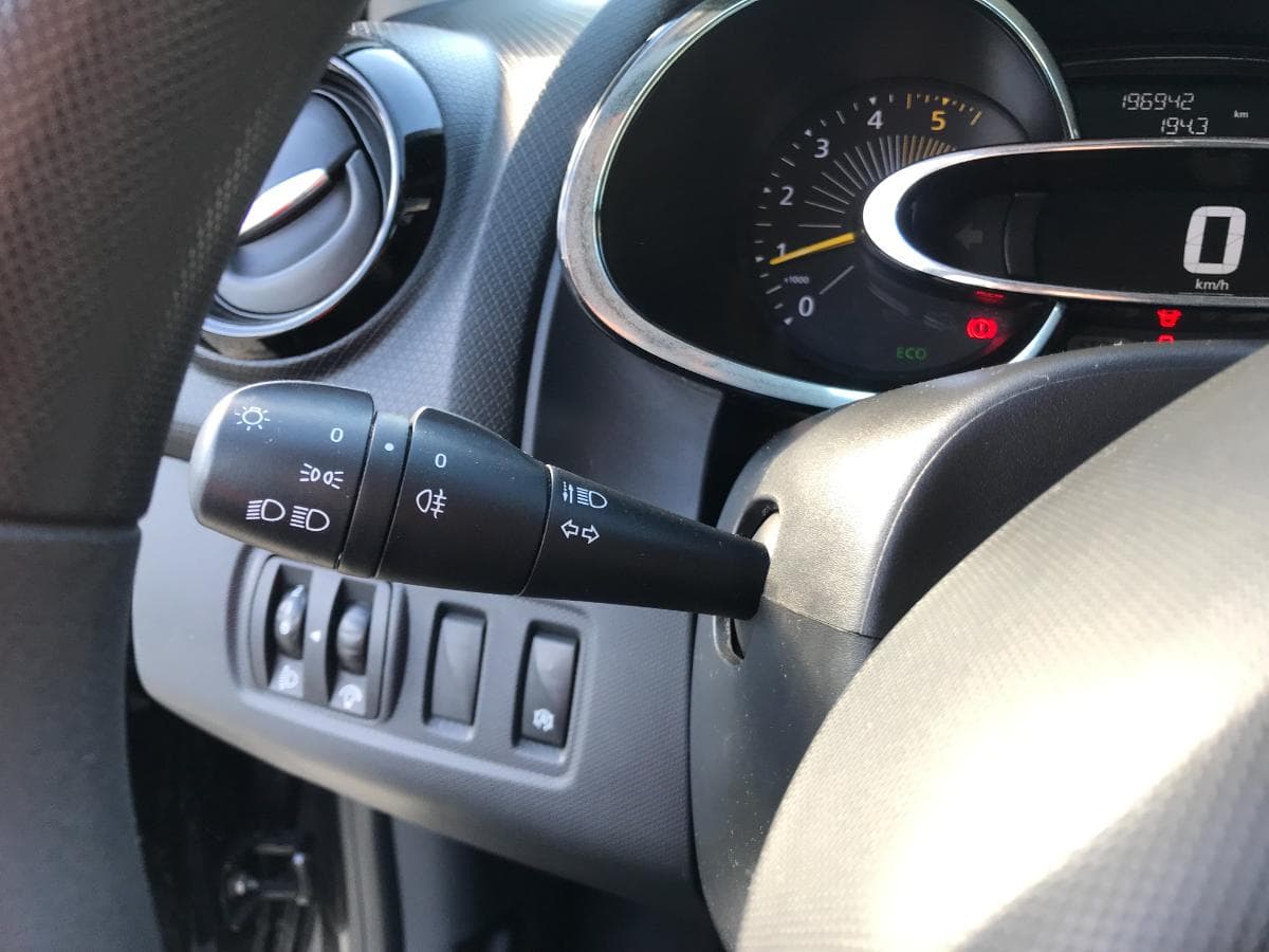 Renault Clio 1.5 DCI · Ano 2014   87-OR-60 · Paredes — imagen 23