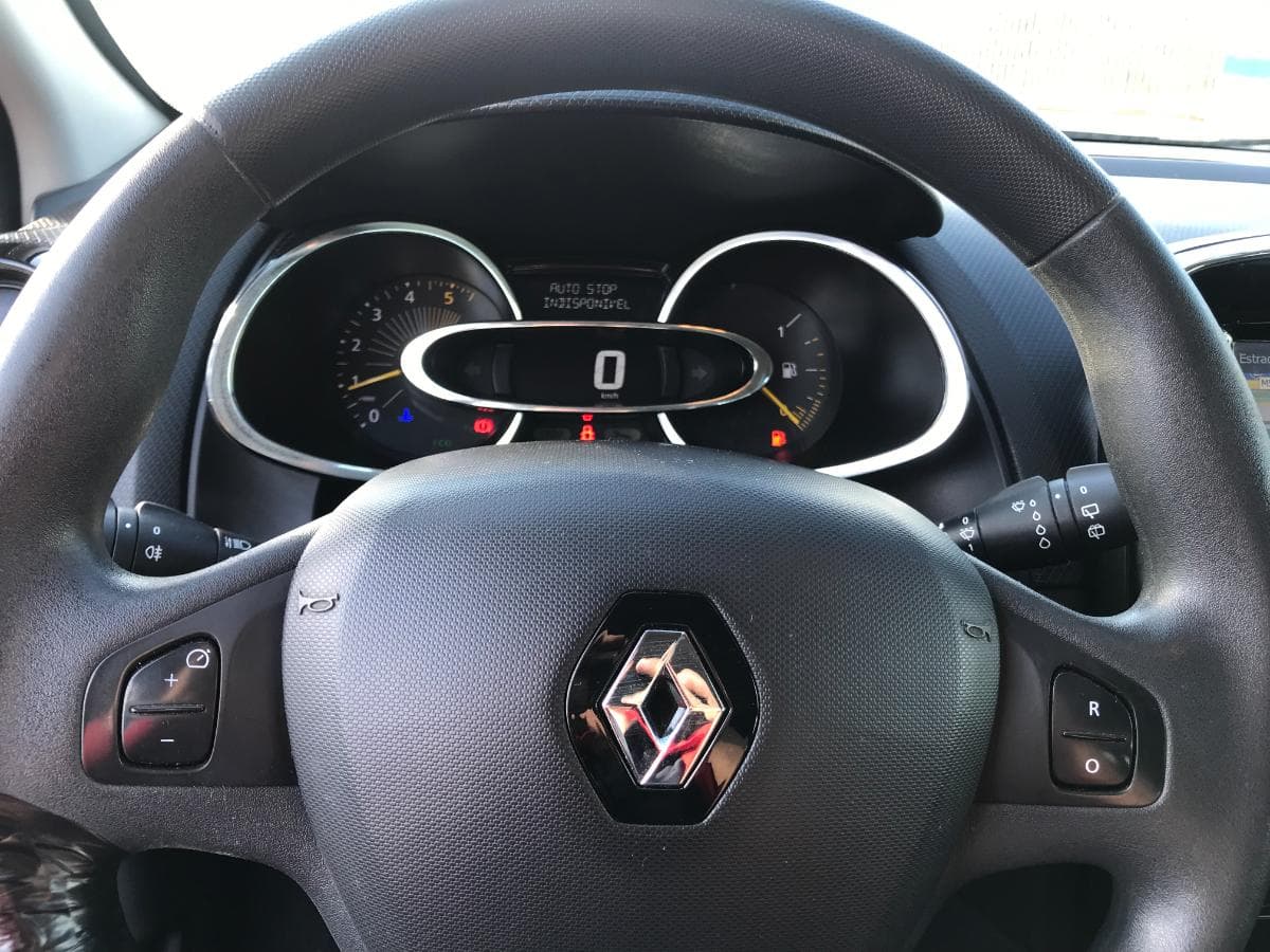 Renault Clio 1.5 DCI · Ano 2014   87-OR-60 · Paredes — imagen 29