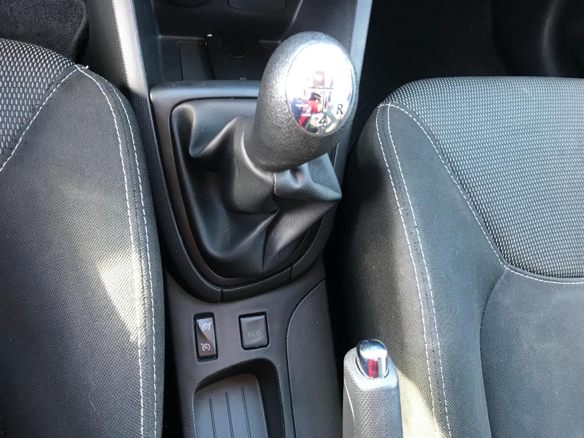 Renault Clio 1.5 DCI · Ano 2014   87-OR-60 · Paredes — imagen 31