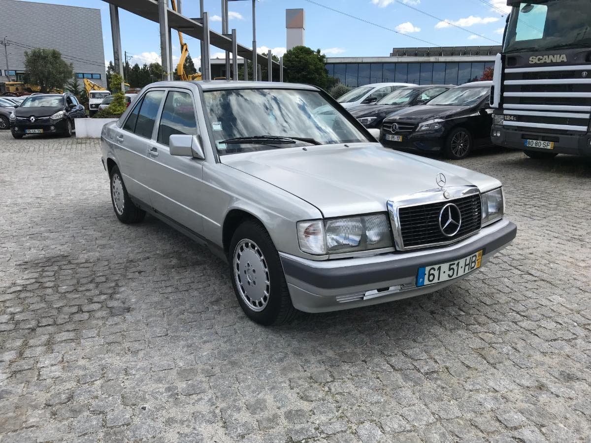 Mercedes-Benz 190E · Ano 1988 — imagem 1