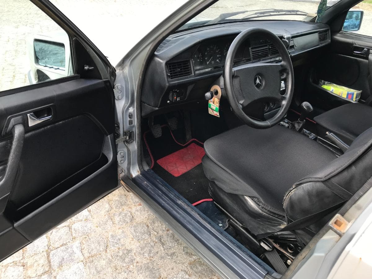 Mercedes-Benz 190E · Ano 1988 — imagem 19