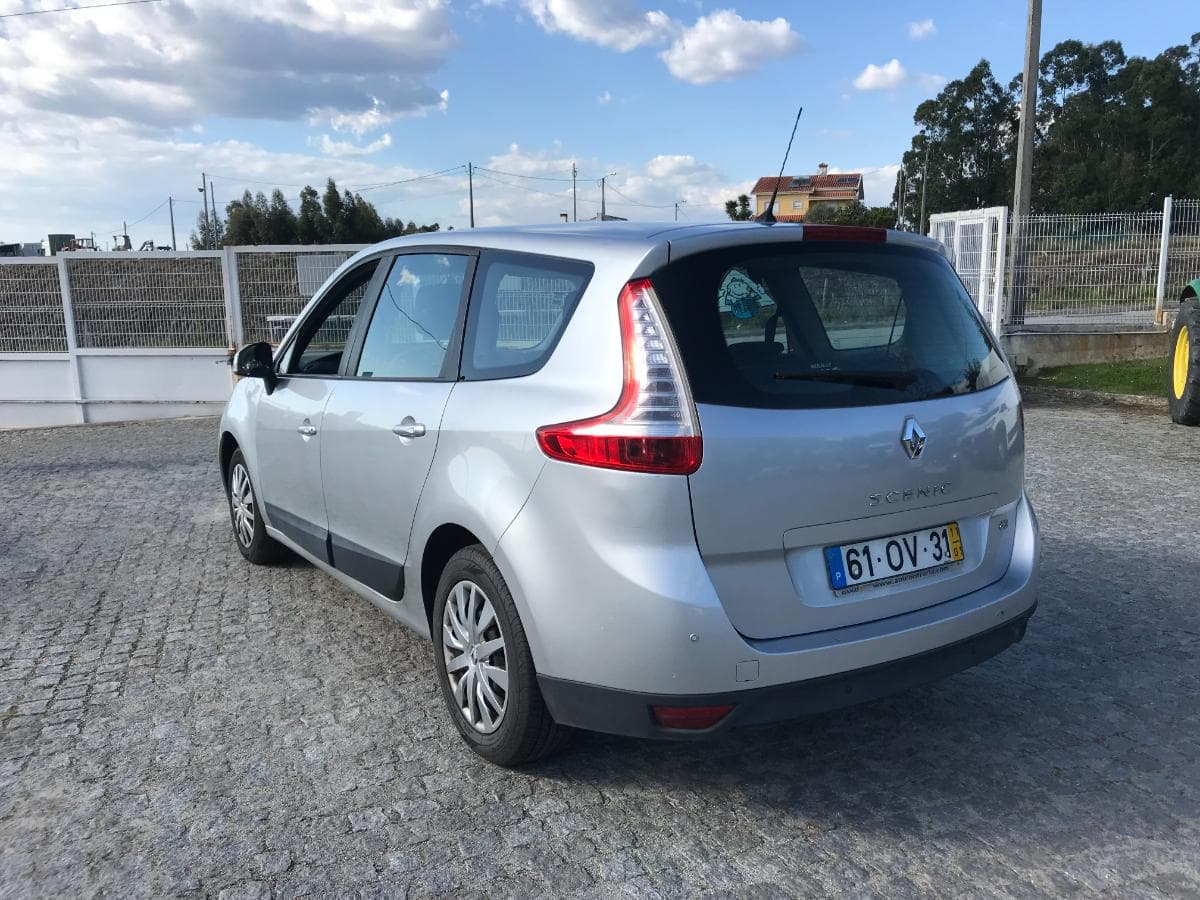 Renault Mégane Scénic 1.5 DCI · Ano 2011 — image 11