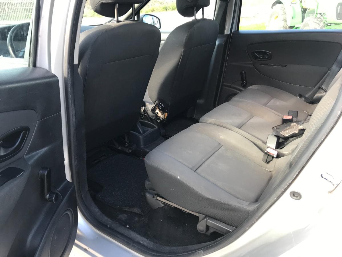 Renault Mégane Scénic 1.5 DCI · Ano 2011 — image 25