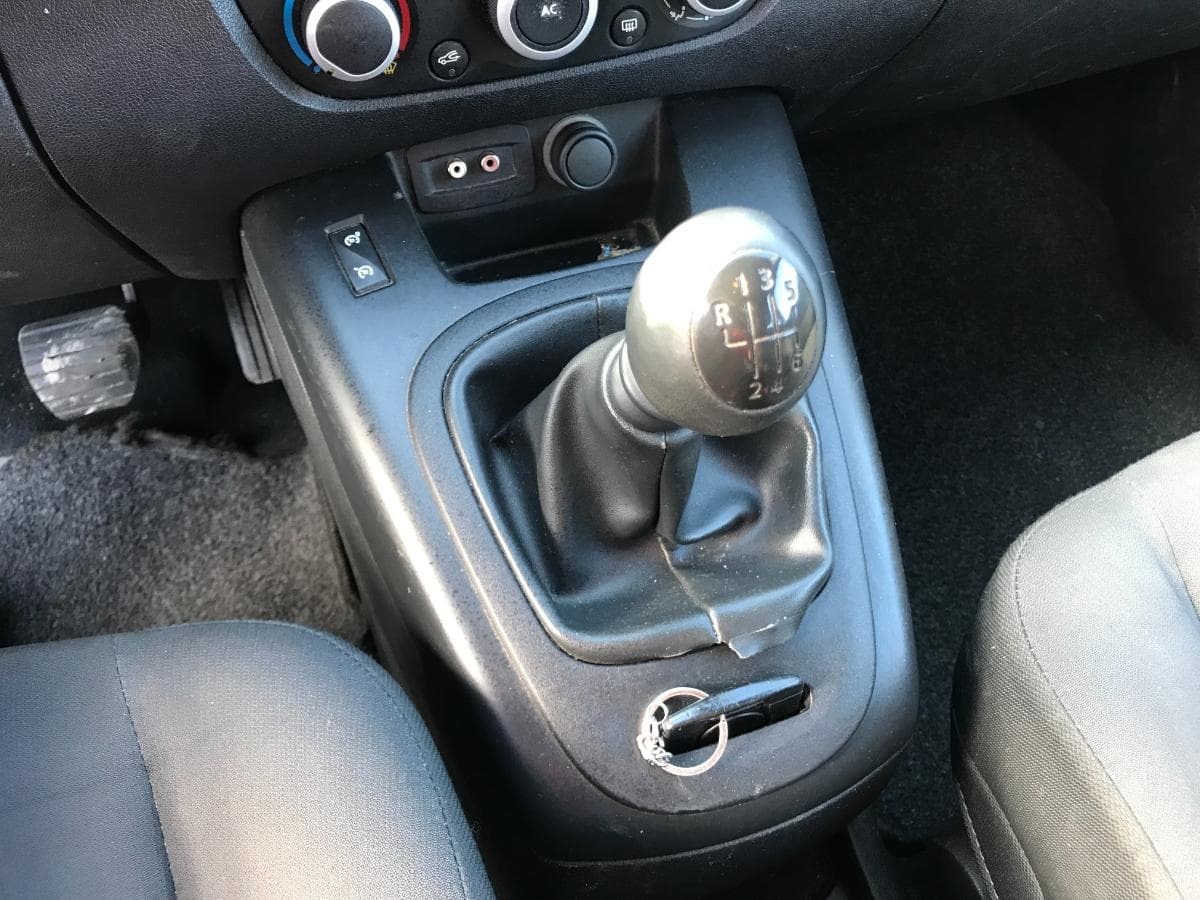 Renault Mégane Scénic 1.5 DCI · Ano 2011 — image 33