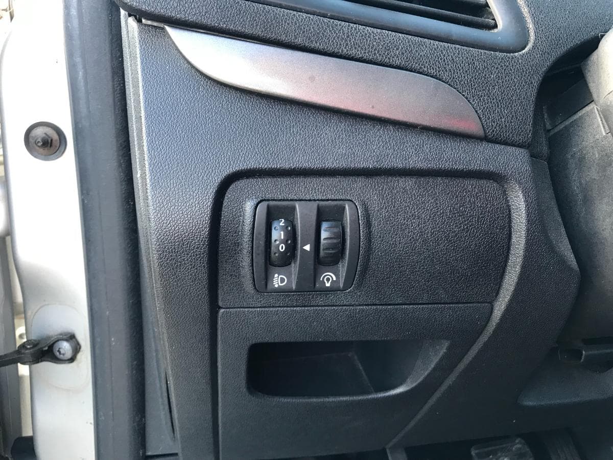 Renault Mégane Scénic 1.5 DCI · Ano 2011 — image 36