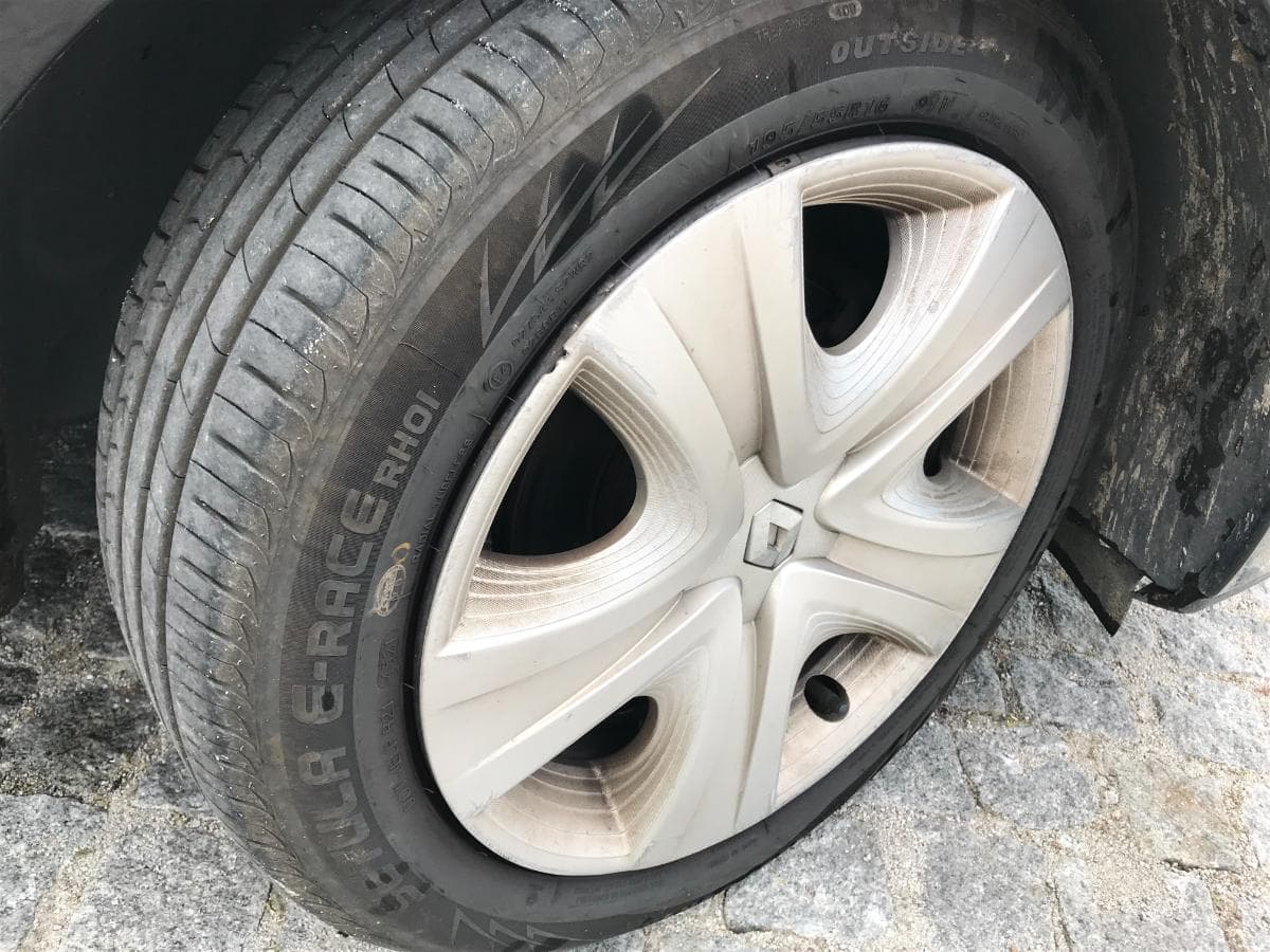 Renault Clio 1.5 DCI · Ano 2014 — imagem 19