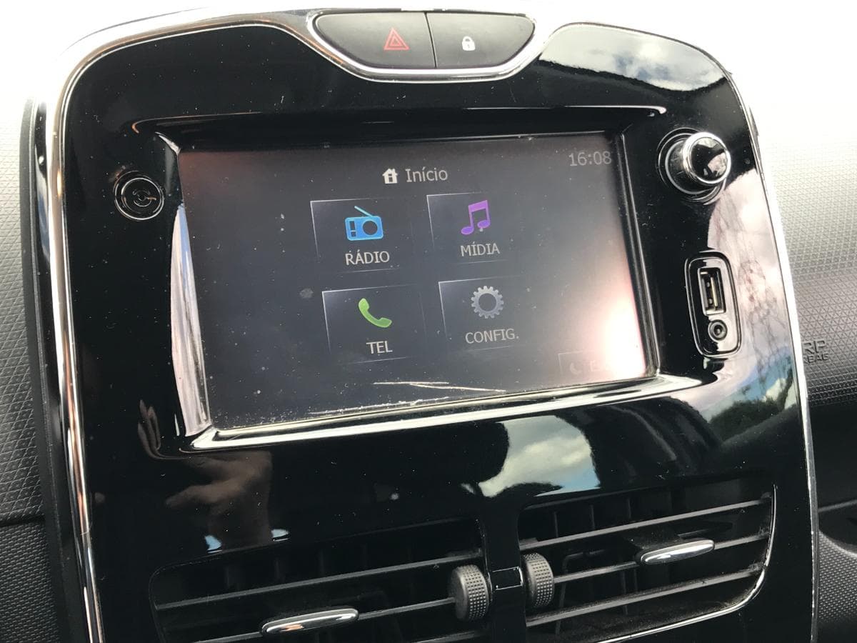 Renault Clio 1.5 DCI · Ano 2014 — imagem 22