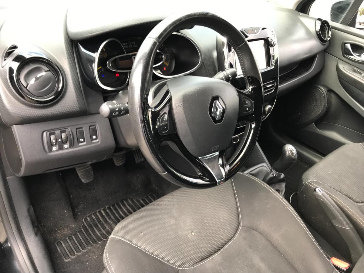 Renault Clio 1.5 DCI · Ano 2014 — imagem 23